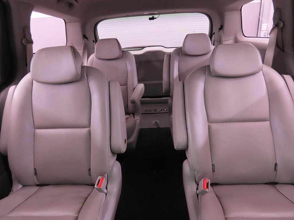 KIA Carnival - Vista 7
