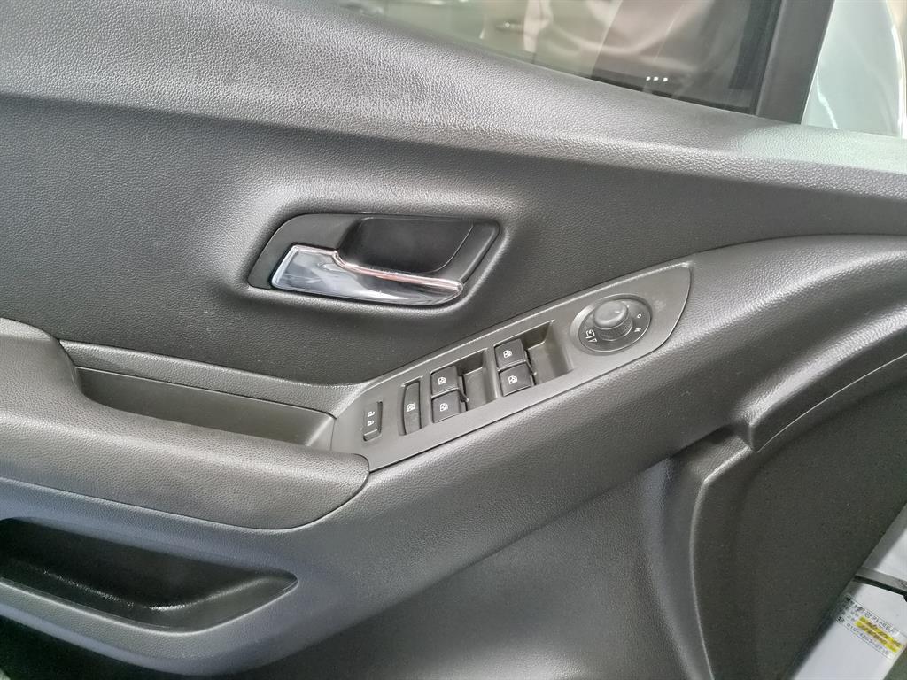 Chevrolet Trax 2015 Plateado - Importación desde Corea - HF Imports Iquique - Foto 13