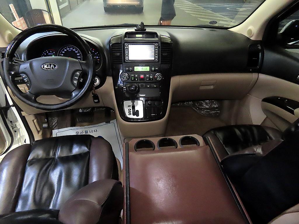 KIA Carnival - Vista 10