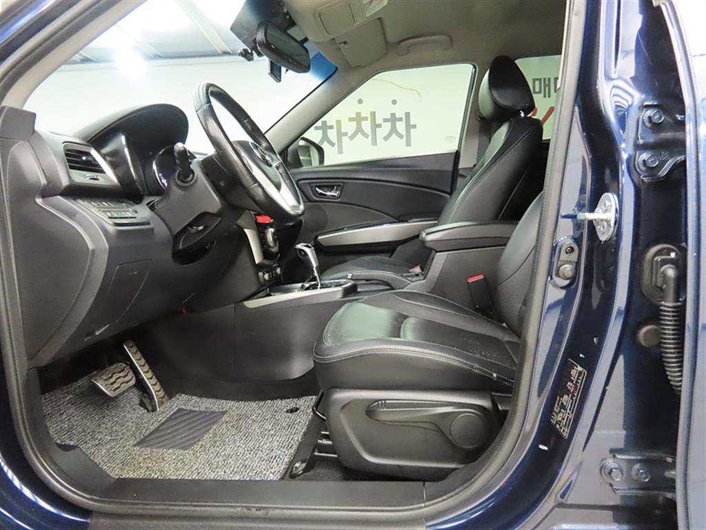 Ssangyong Tivoli - Vista 5