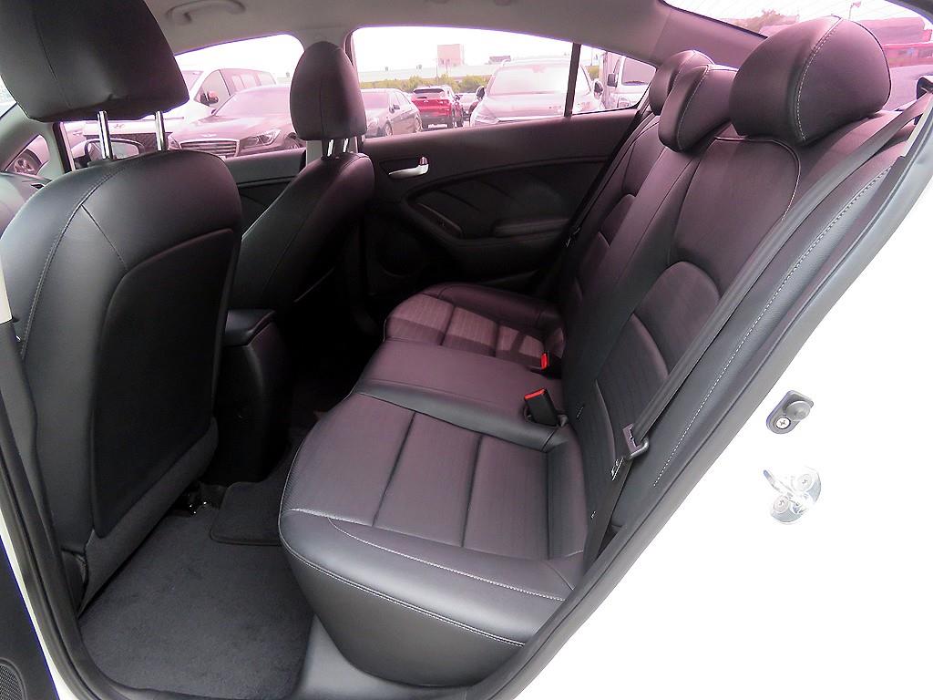 KIA K3 - Vista 6