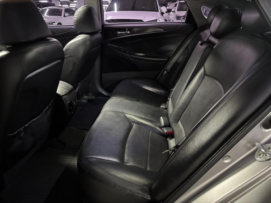 HYUNDAI Sonata - Vista 10