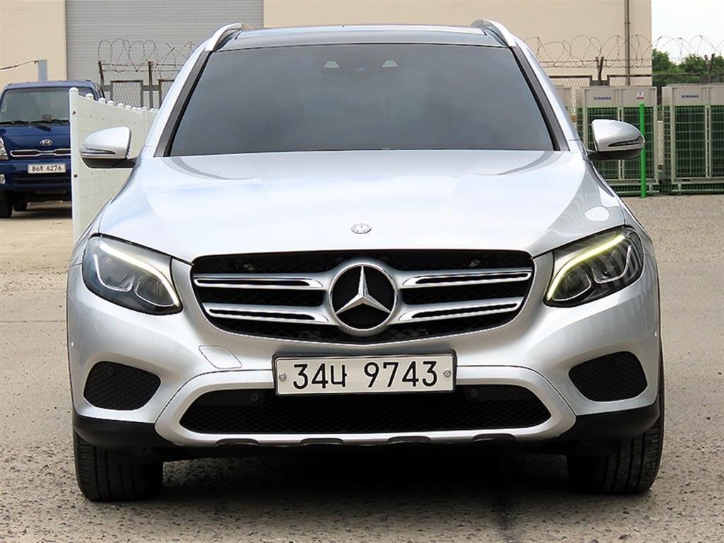 Mercedes Benz GLC Class 2017 Plateado - Importación desde Corea - HF Imports Iquique - Foto 1
