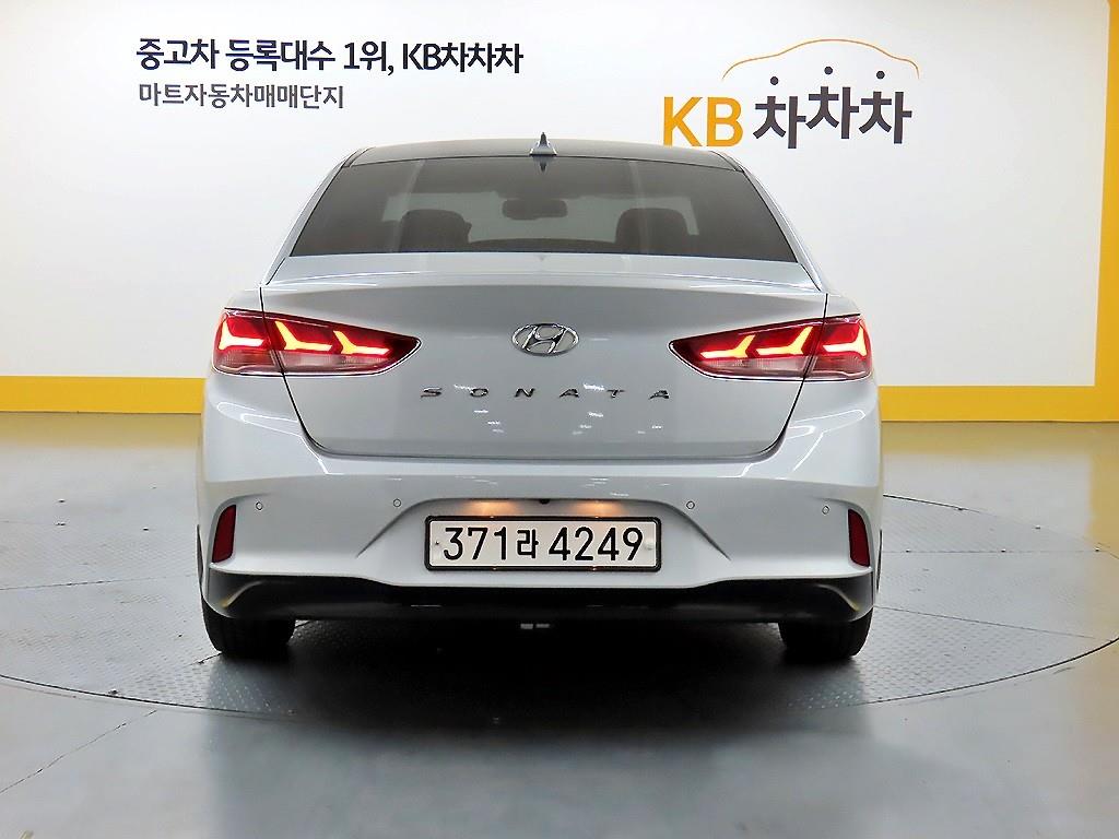 HYUNDAI Sonata - Vista 3