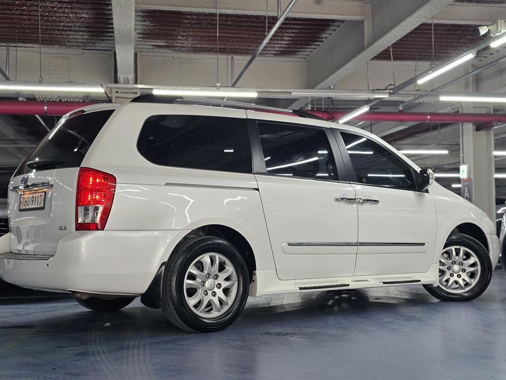 KIA Carnival - Vista 2