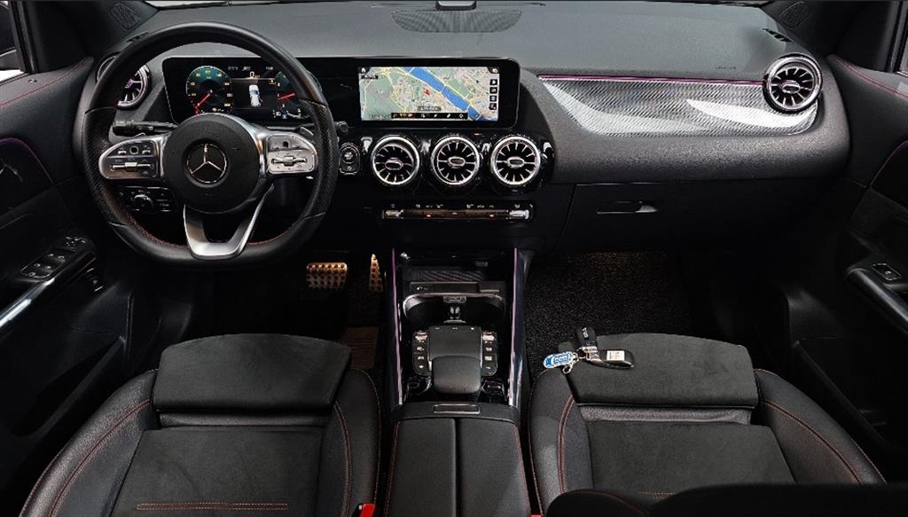 Mercedes Benz GLA Class - Vista 10