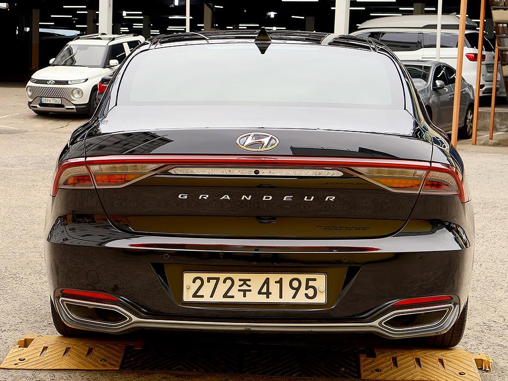 HYUNDAI Grandeur - Vista 5