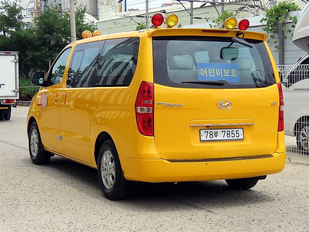 HYUNDAI Starex - Vista 3