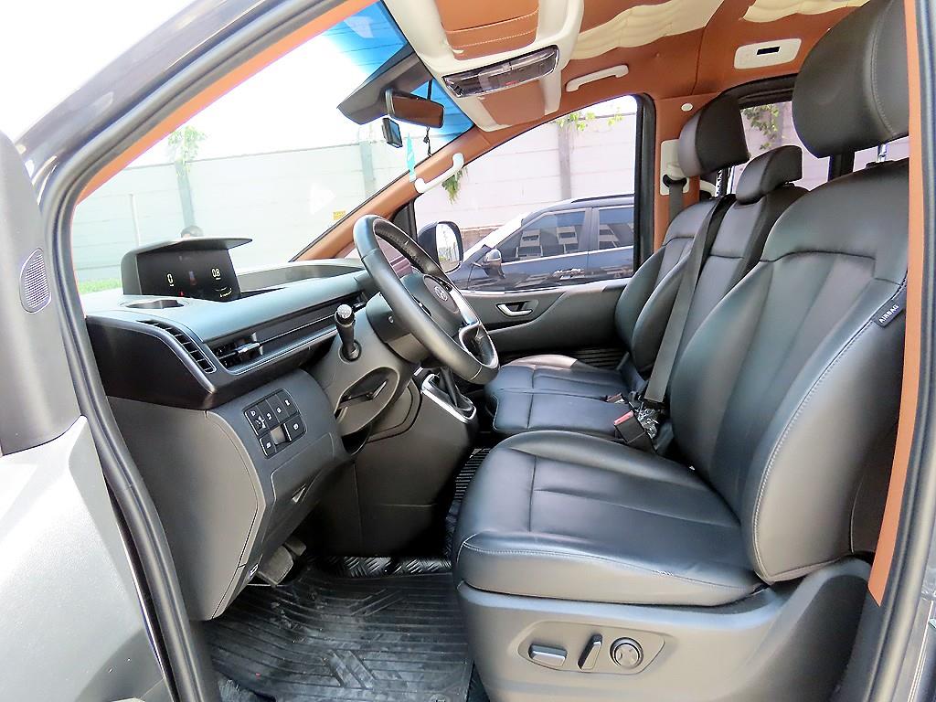 HYUNDAI Staria - Vista 5