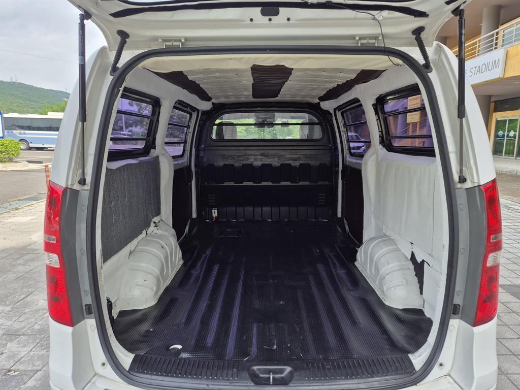 HYUNDAI Starex 2016 Blanco - Importación desde Corea - HF Imports Iquique - Foto 14