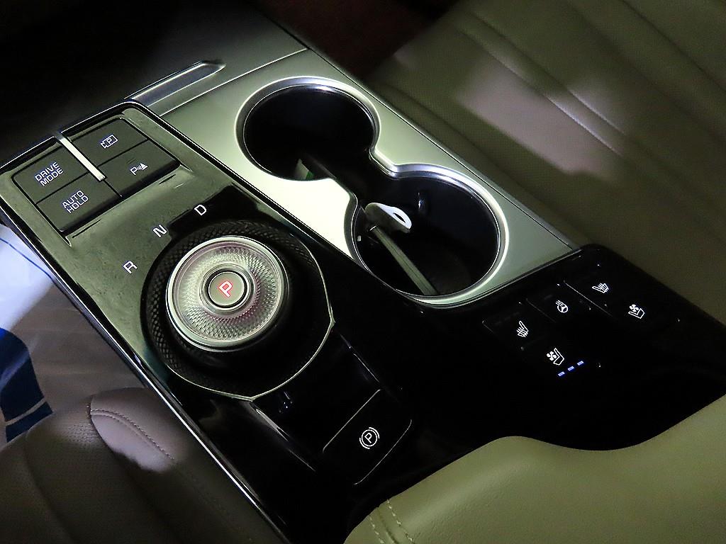 KIA K8 - Vista 12
