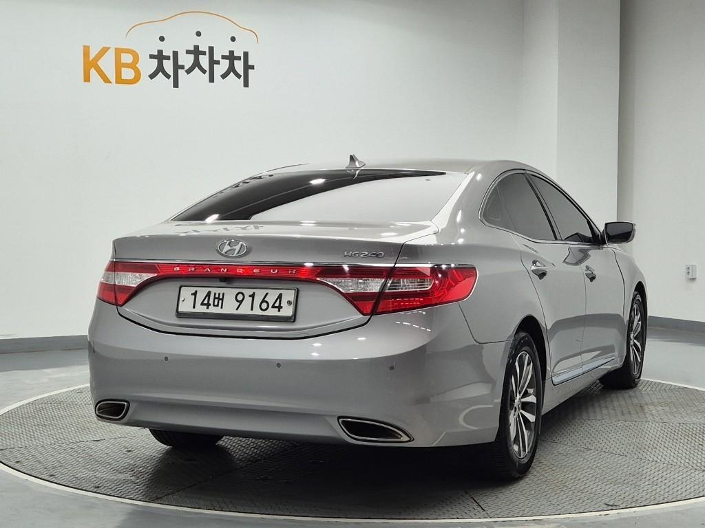 HYUNDAI Grandeur - Vista 3