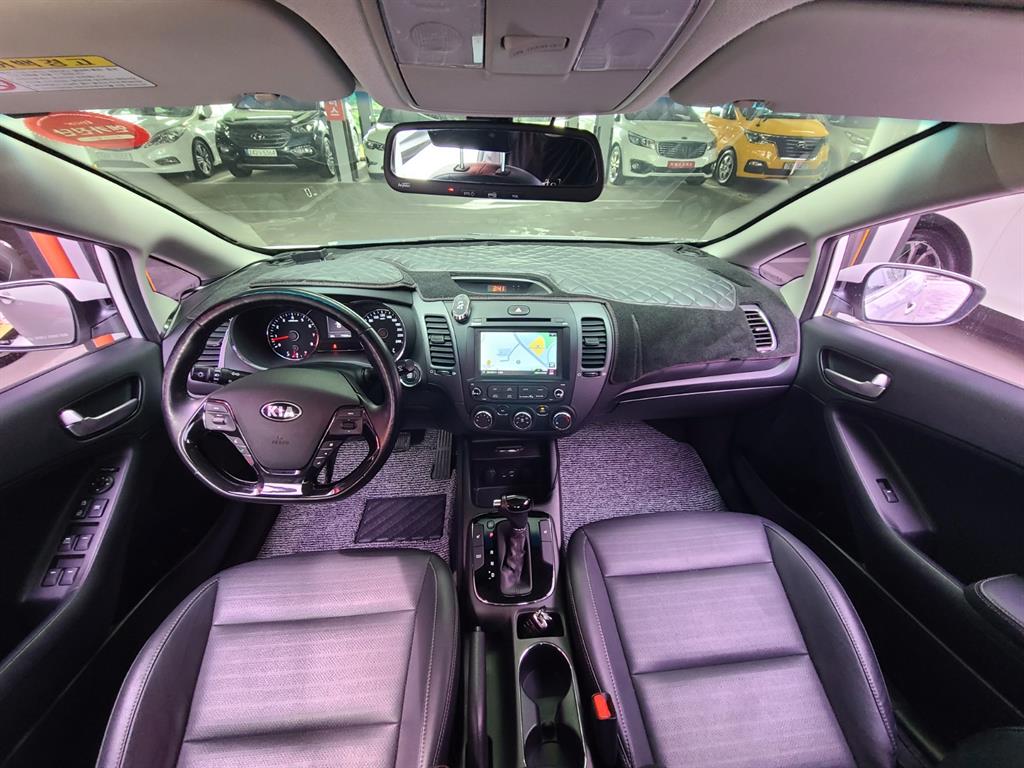 KIA K3 - Vista 6