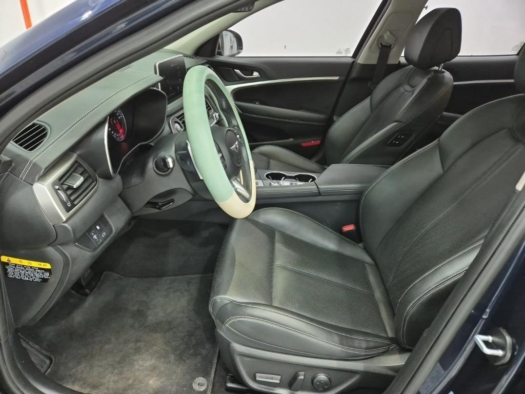 Genesis G70 - Vista 10