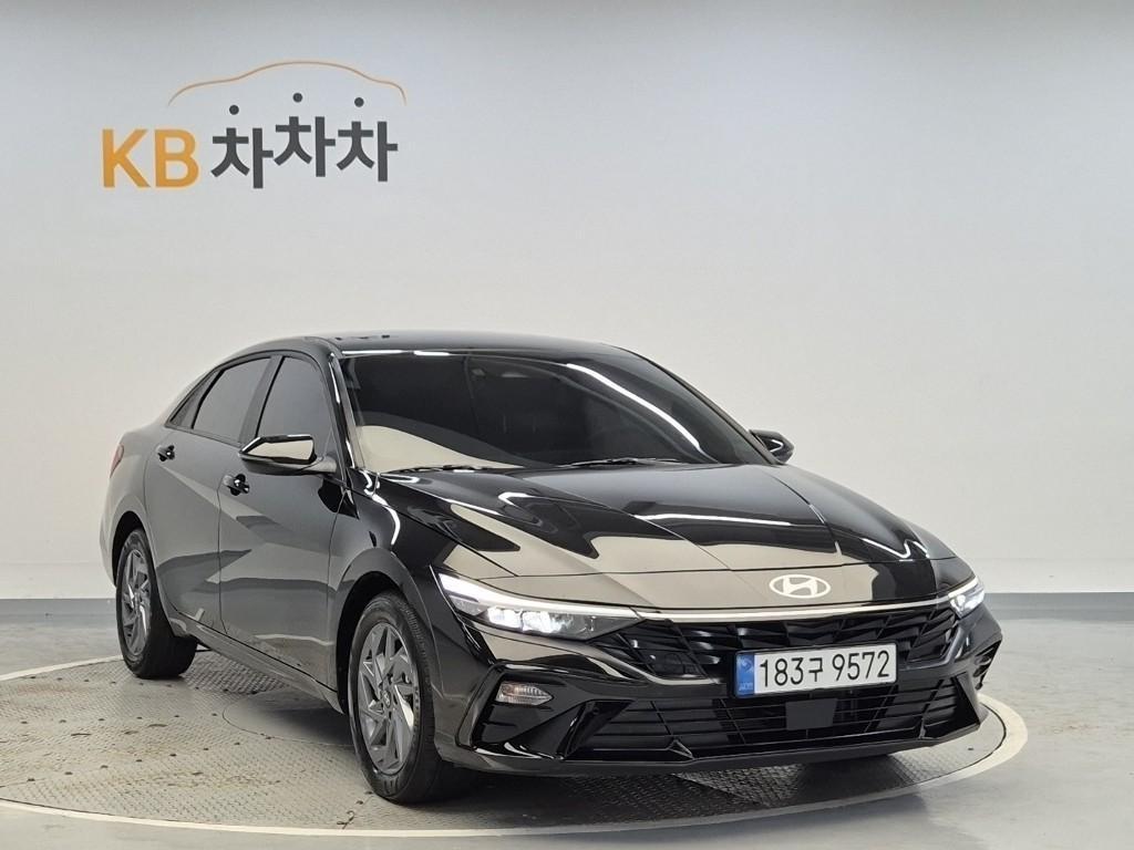 HYUNDAI Avante - Vista 3