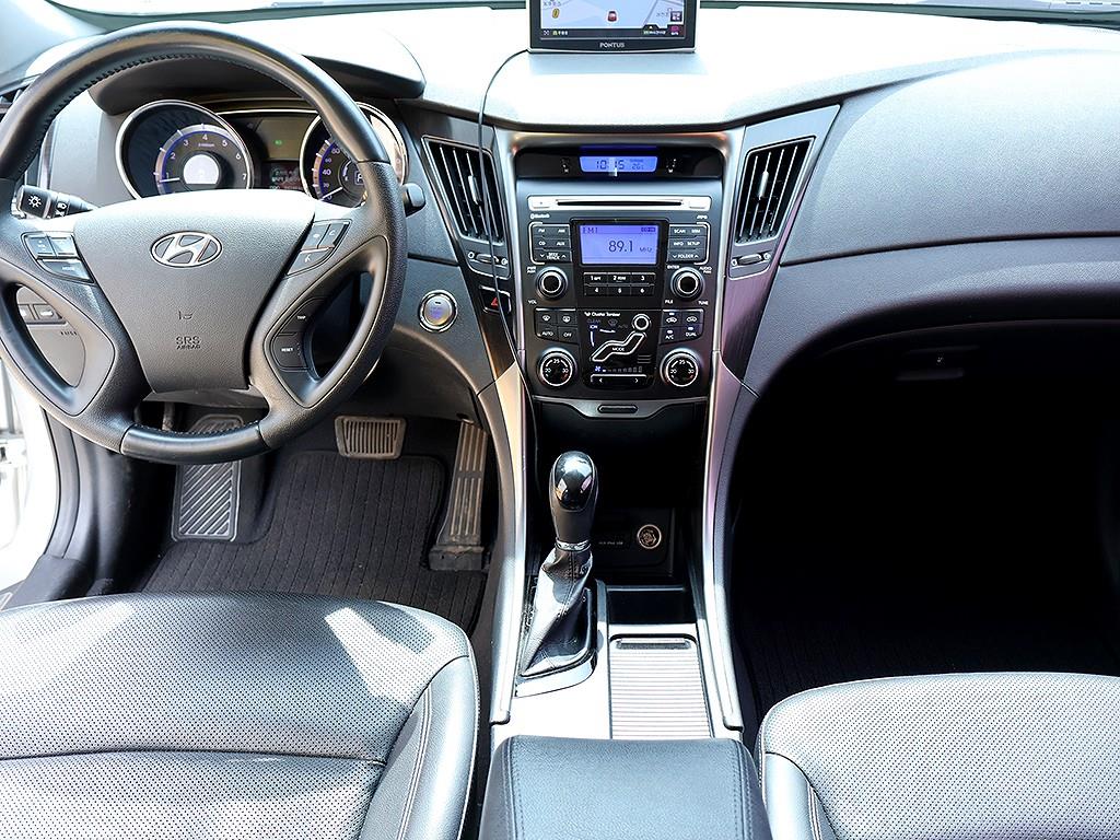 HYUNDAI Sonata - Vista 9