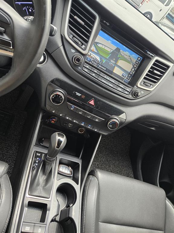 HYUNDAI Tucson - Vista 12