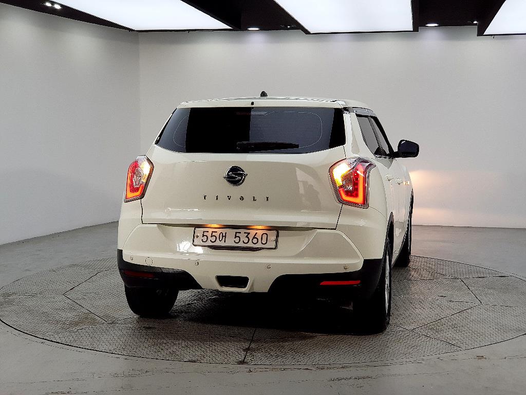 Ssangyong Tivoli - Vista 3