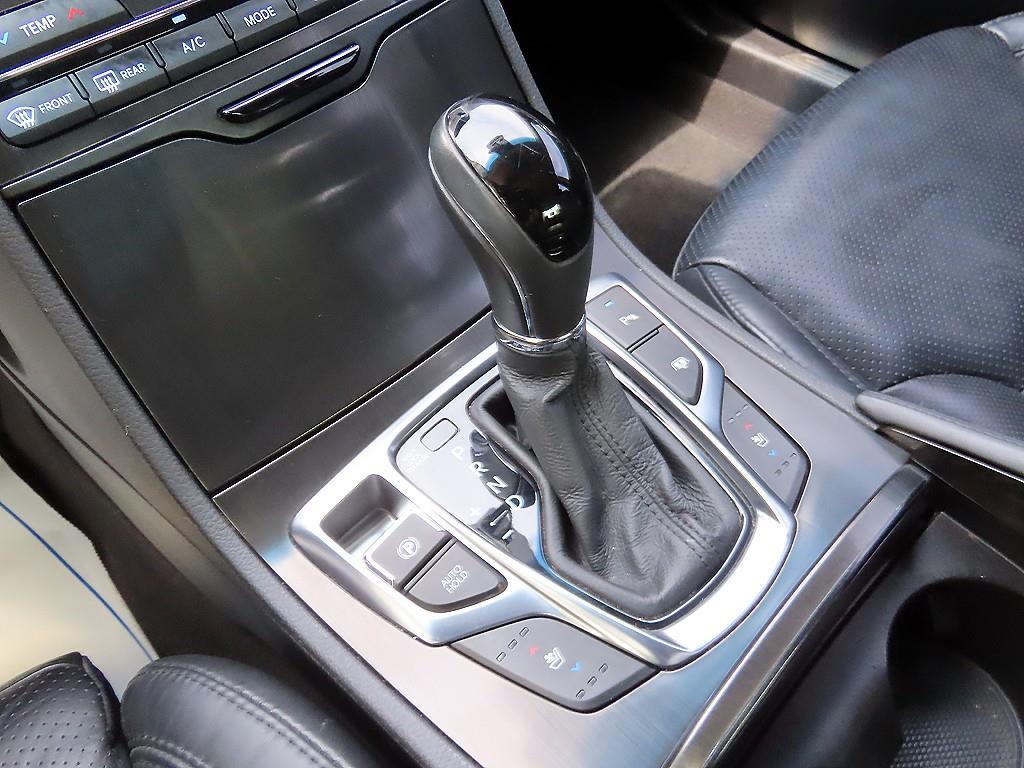 HYUNDAI Grandeur - Vista 10