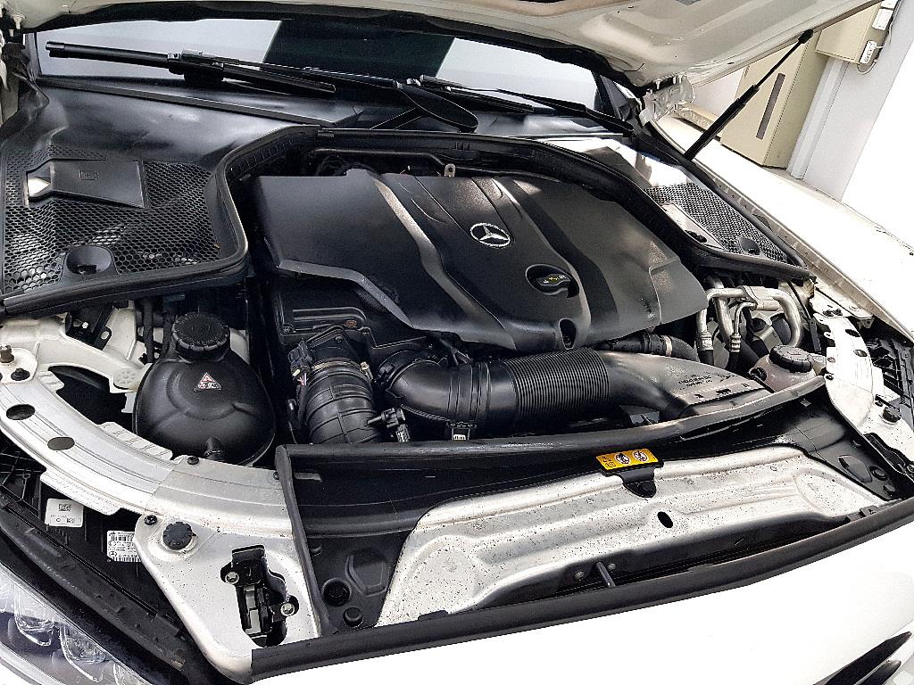 Mercedes Benz C Class - Vista 6