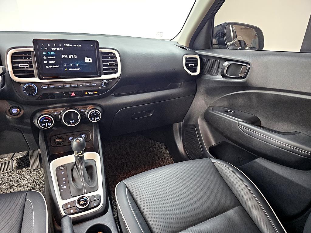 HYUNDAI Venue - Vista 10