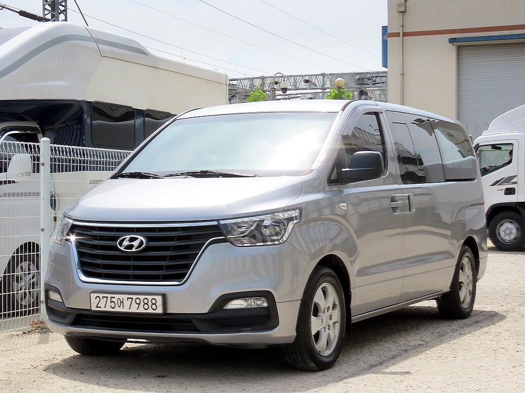 HYUNDAI Starex - Vista 2