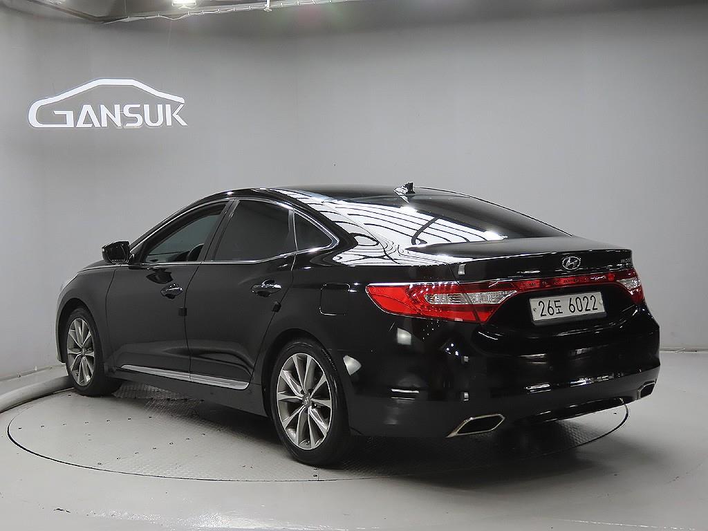 HYUNDAI Grandeur - Vista 5