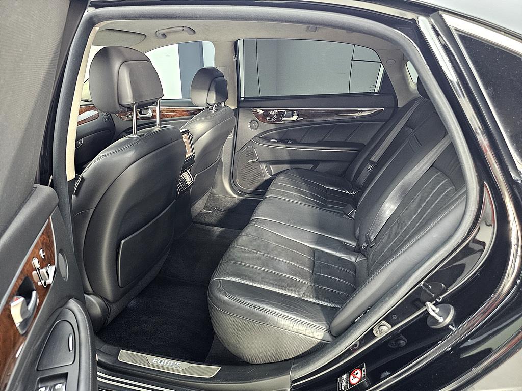 HYUNDAI Equus - Vista 9