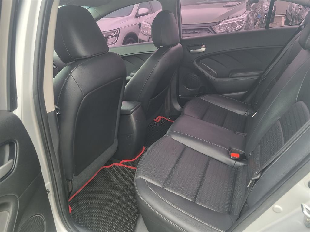 KIA K3 2017 Plateado - Importación desde Corea - HF Imports Iquique - Foto 16