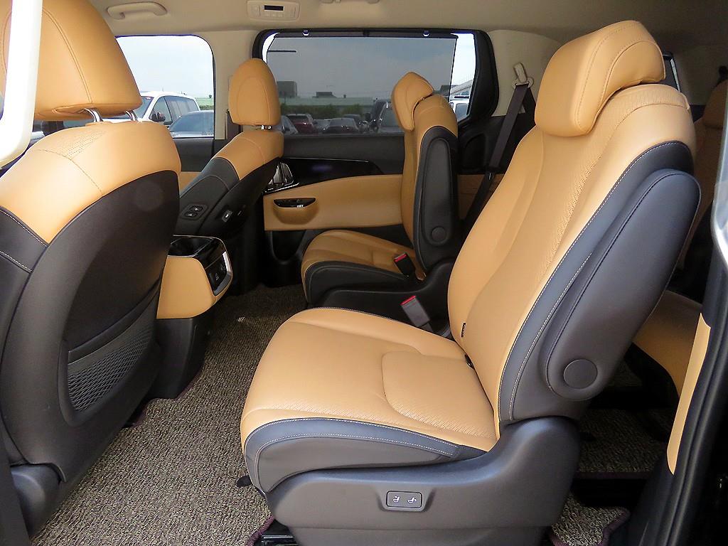 KIA Carnival - Vista 9