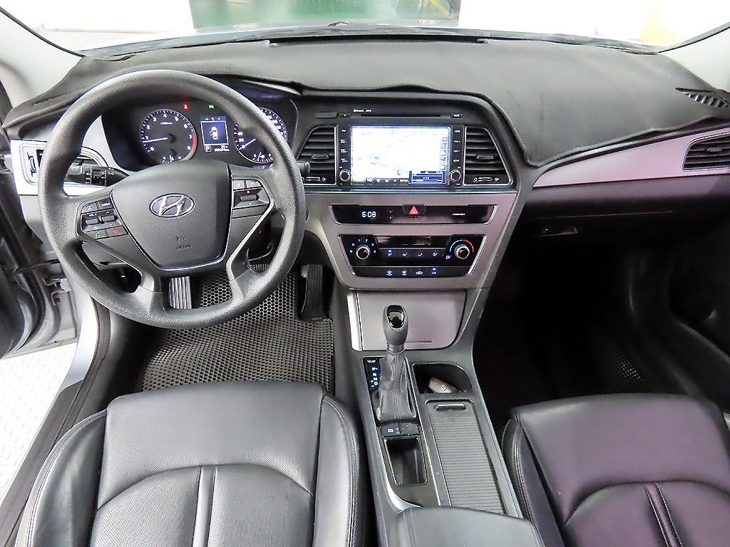 HYUNDAI Sonata - Vista 7