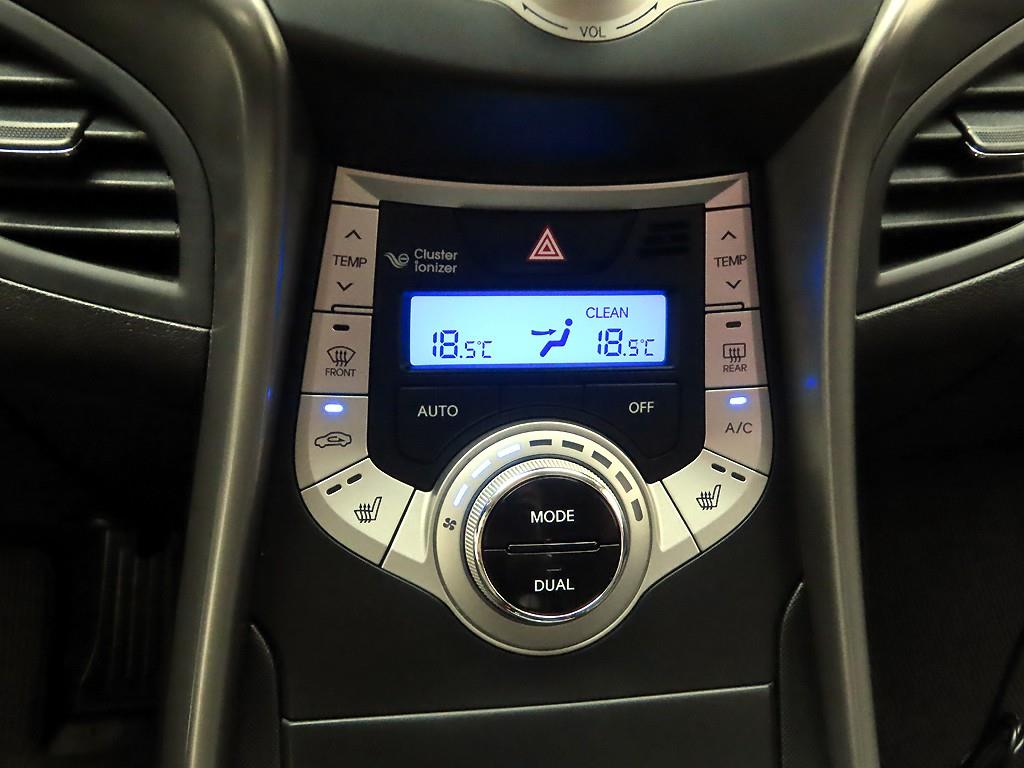 HYUNDAI Avante - Vista 10