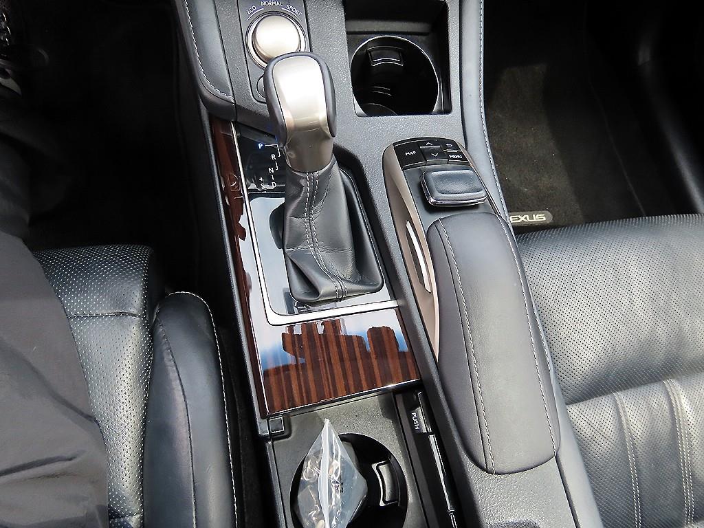 Lexus ES - Vista 10