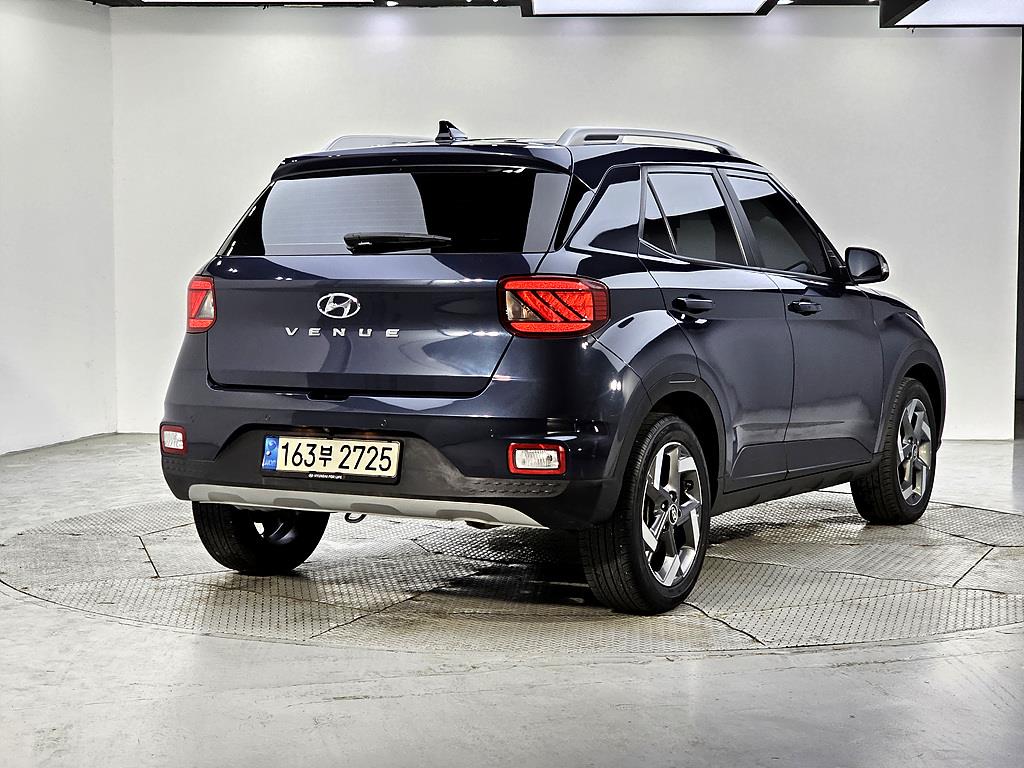 HYUNDAI Venue - Vista 6