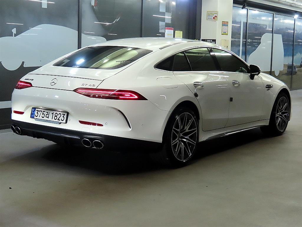 Mercedes Benz AMG GT - Vista 4