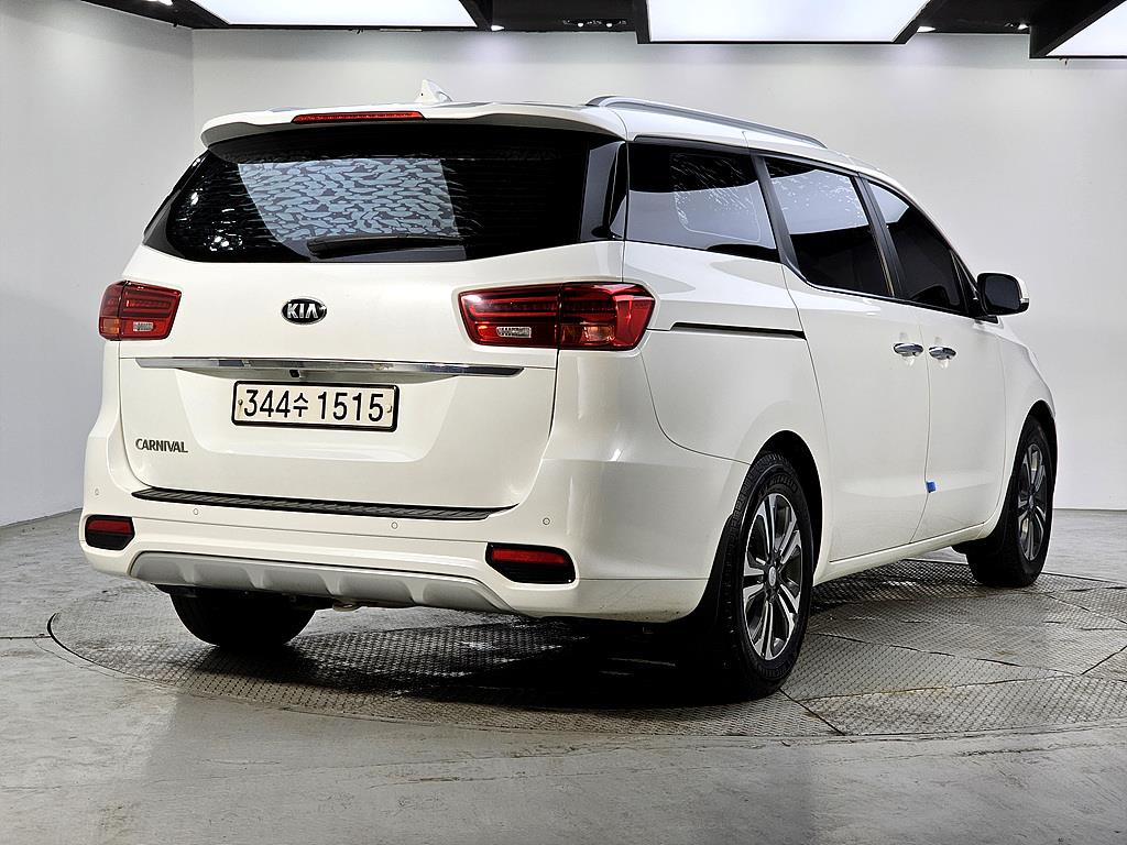 KIA Carnival - Vista 4