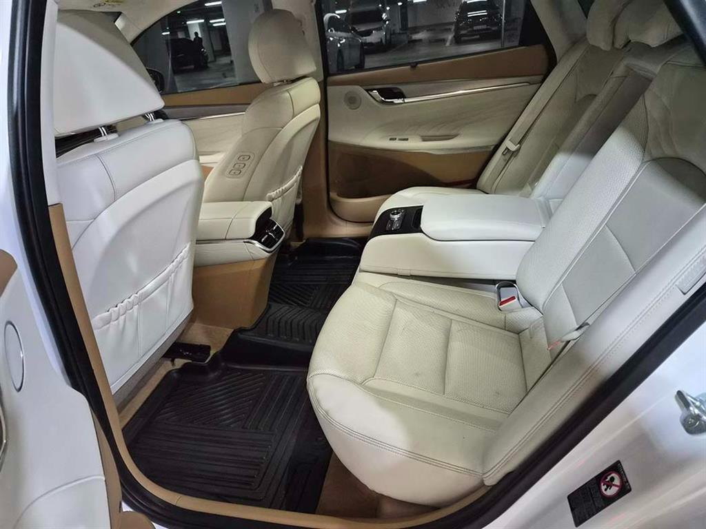 HYUNDAI Grandeur - Vista 7