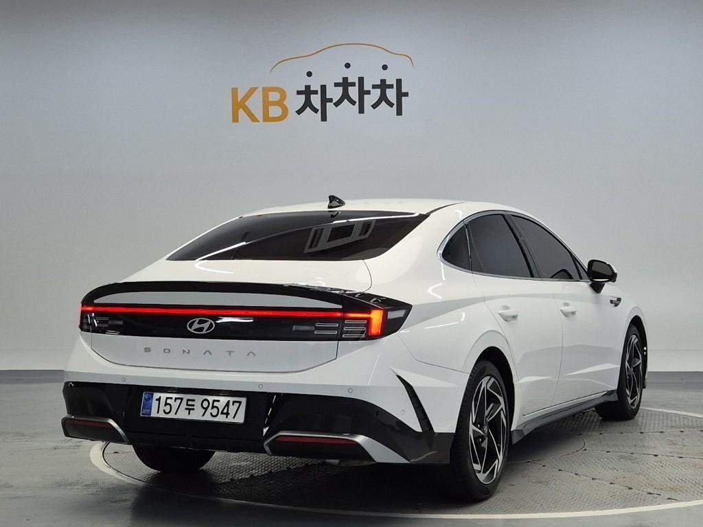 HYUNDAI Sonata - Vista 3
