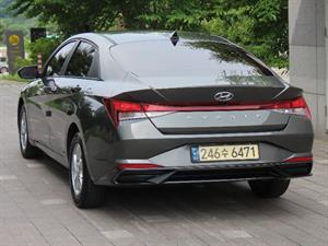 HYUNDAI Avante - Vista 8