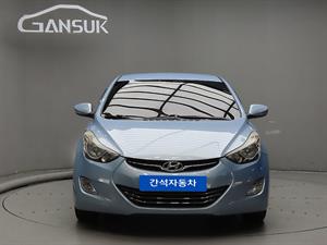 HYUNDAI Avante - Vista 2