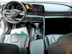 HYUNDAI Avante - Vista 10