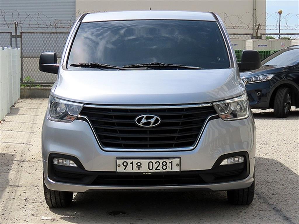 HYUNDAI Starex 2019 Plateado - Importación desde Corea - HF Imports Iquique - Foto 1