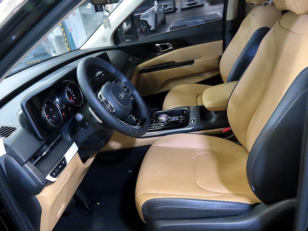 KIA Carnival - Vista 5