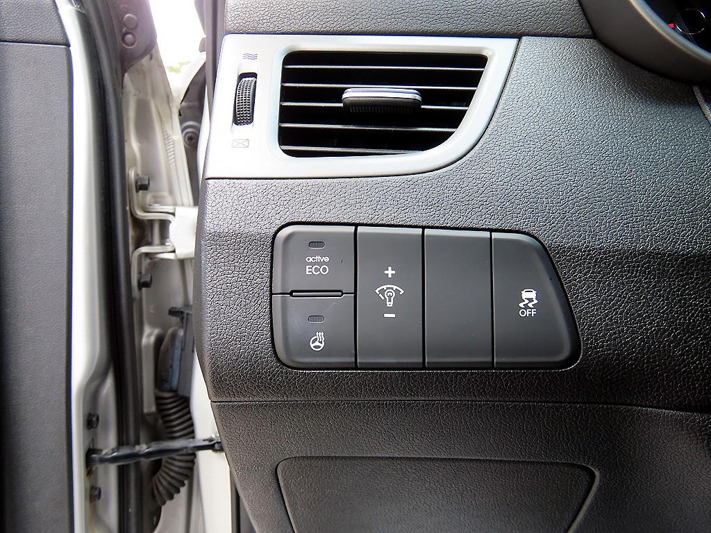 HYUNDAI Avante - Vista 12
