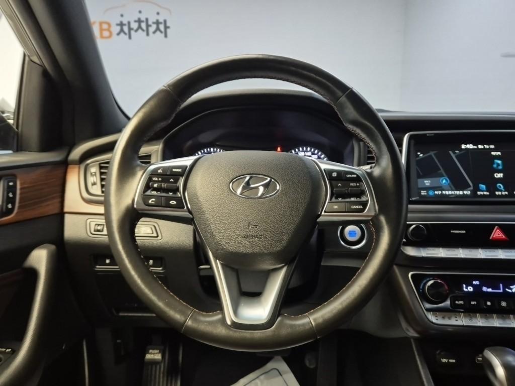 HYUNDAI Sonata - Vista 9