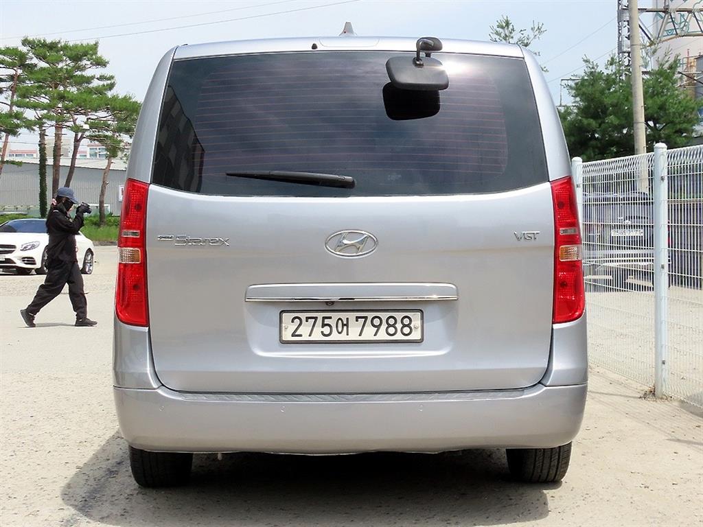 HYUNDAI Starex - Vista 4