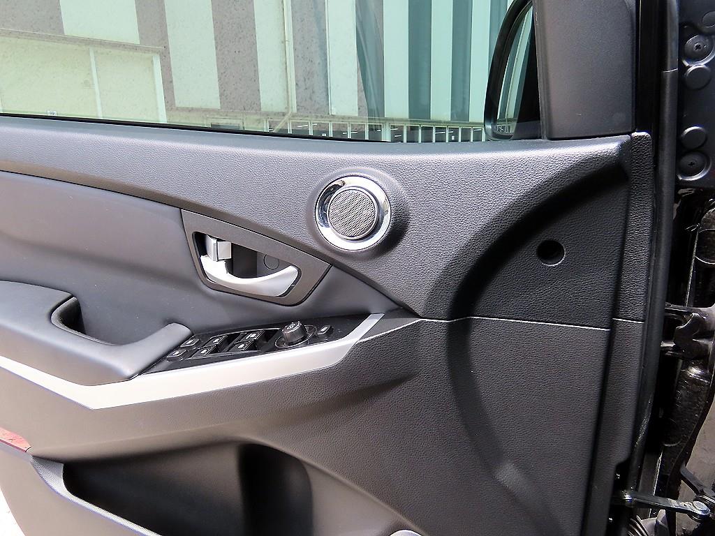 Ssangyong Korando - Vista 11