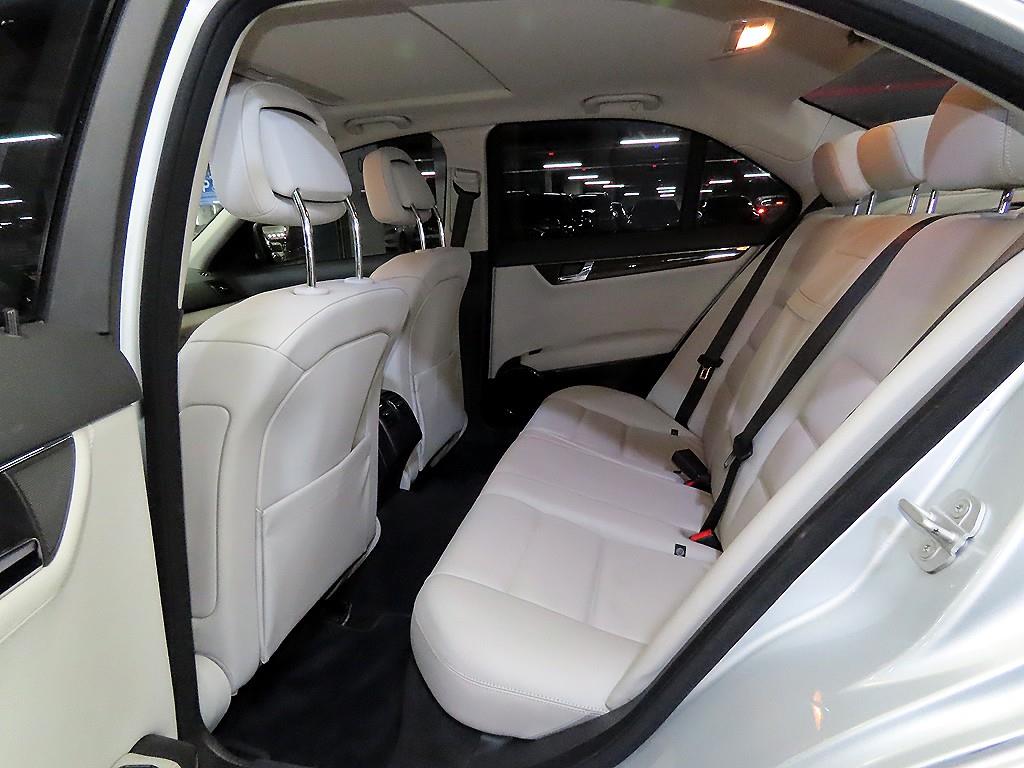 Mercedes Benz C Class - Vista 7