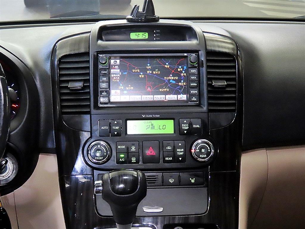 KIA Carnival - Vista 11