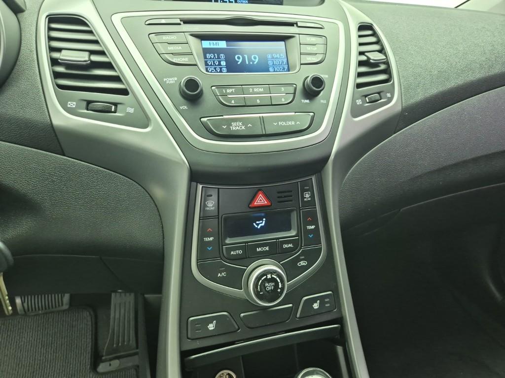 HYUNDAI Avante - Vista 10